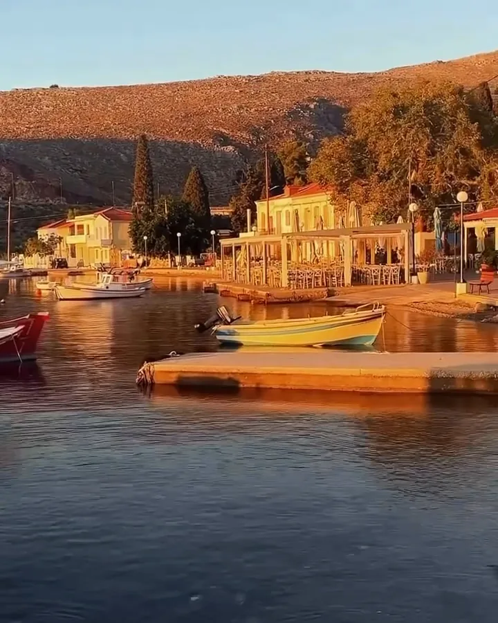 Pantoukios, the fishing village just to the north